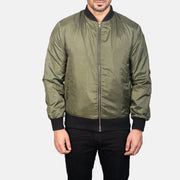 Close-Up Detail of Varsity &amp; Zipper Hardware on Men's Zack Green Nahkainen Pommitakki Miehille